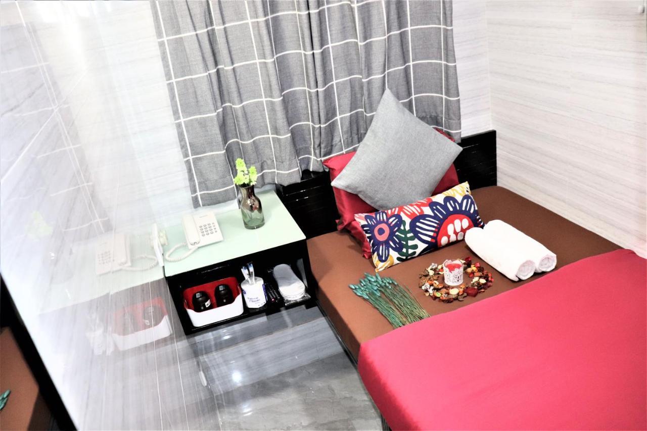 Metrocity Lounge * Hongkong